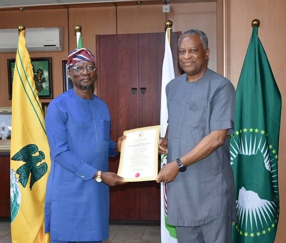 H.E. Geoffrey Onyeama presented Letters of Credence to Amb. Olukayode Olugbenga Aluko, Nigeria’s Amb…