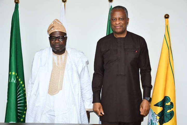 H.E. Geoffrey Onyeama received the Surveyor-General of the Federation, Surv. Adebomehin A. Adeyemi a…