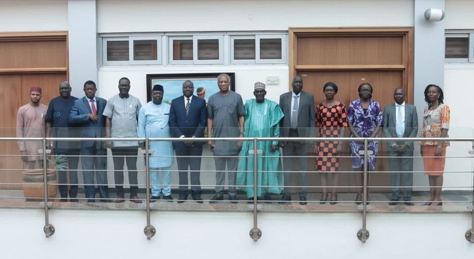 H.E. Geoffrey Onyeama received in audience a delegation from South Sudan.