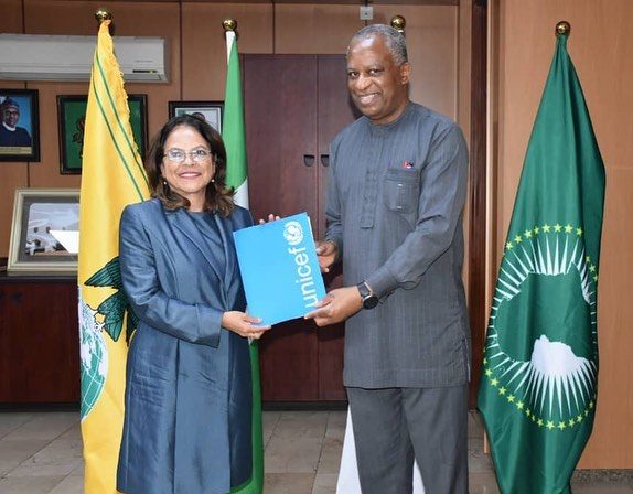 H.E. Geoffrey Onyeama received the Credentials of Ms. Cristian Lorena Munduate Garcia, the newly Des…