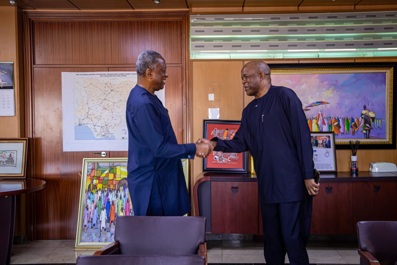 H.E. Geoffrey Onyeama granted farewell audience to the outgoing High Commissioner of Botswana to Nig…