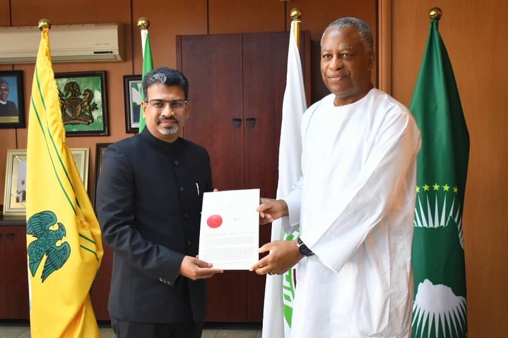 H.E. Geoffrey Onyeama received the Letter of Commission of Mr. Chandramaouli Kumar Kern, the newly a…