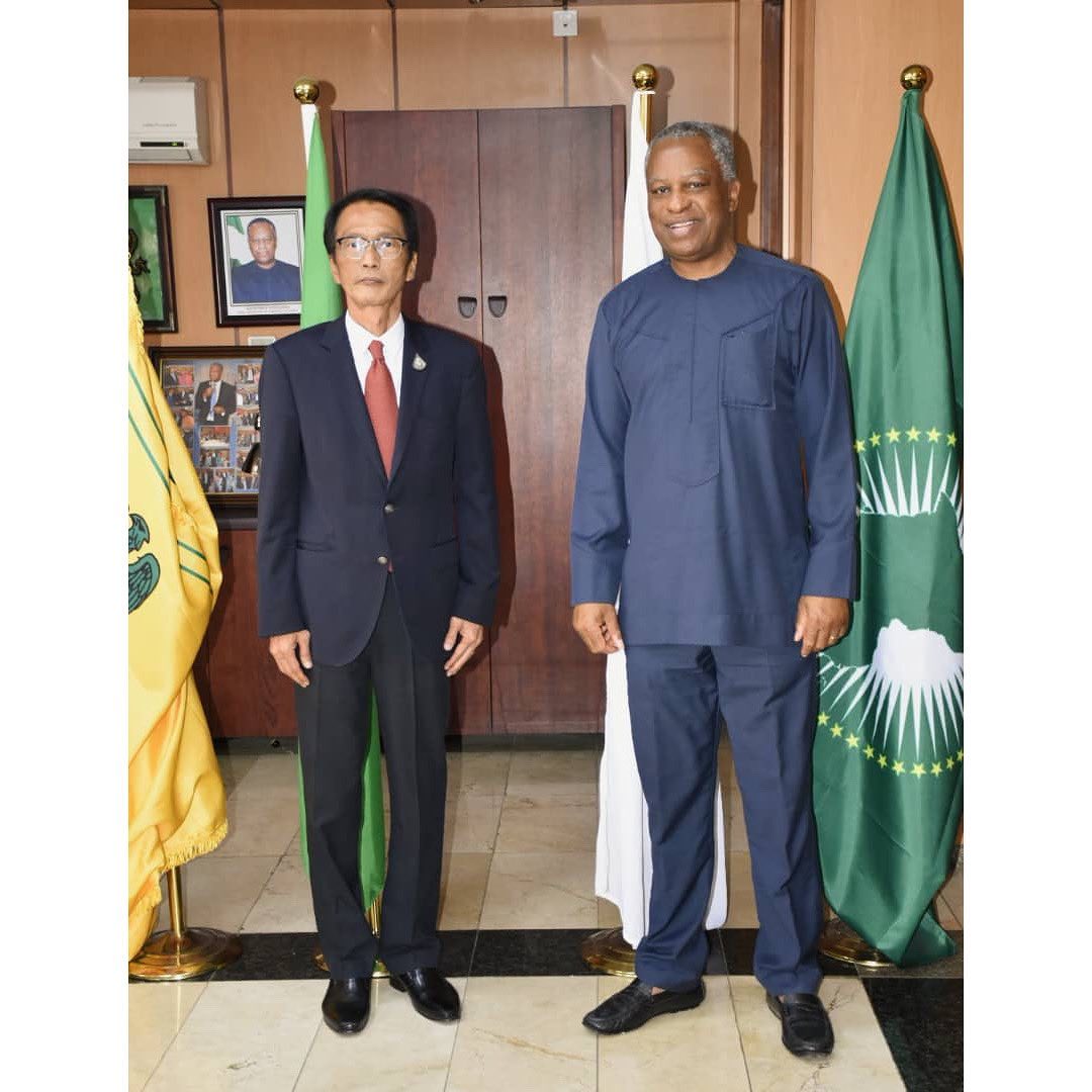 H.E. Geoffrey Onyeama received in audience the Ambassador of Thailand to Nigeria