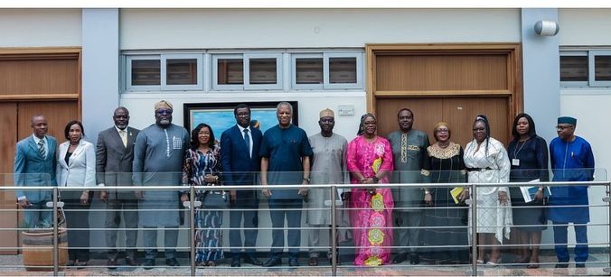 The Hon. Minister of Foreign Affairs, H.E. Geoffrey Onyeama received the courtesy visit of a delegat…