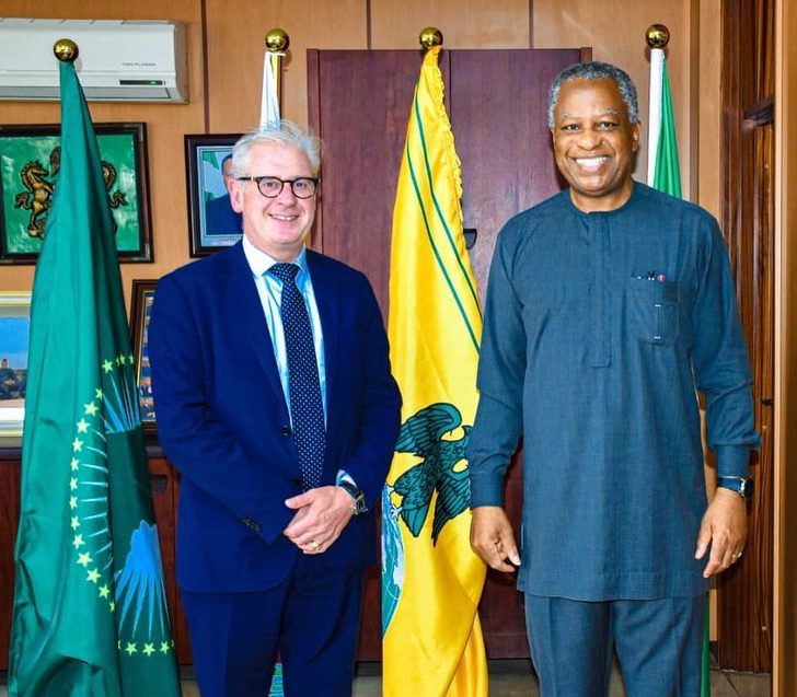 H.E. Geoffrey Onyeama received in audience the Chief of Mission, International Organization for Migr…
