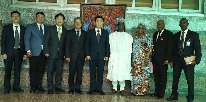 Amb. Adamu Ibrahim Lamuwa received in audience, Mr. HAN, Jong Hee, Vice Chairman and CEO, Samsung El…