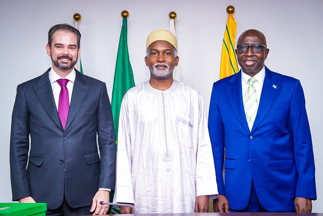 Ambassador Yusuf M. Tuggar (OON) received the visit of Mr. Valdecy Urquiza