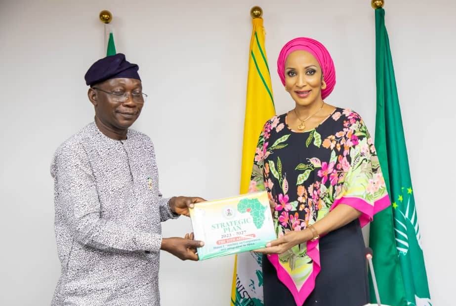 Ambassador Bianca Odumegwu-Ojukwu, received in audience, delegation from House Committee on Cooperat…