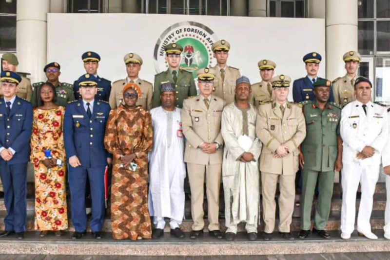 A delegation from the Algerian War College on a study tour to the Ministry of Foreign Affairs.