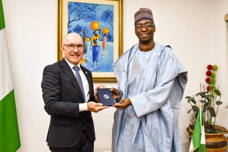 Ambassador Dunoma Umar Ahmed PhD, received in audience Dr. Robert Floyd.