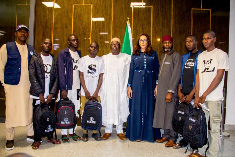 Ambassador Bianca Odumegwu-Ojukwu, receives 5 Nigerians rescued from Côte D’Ivoire Prison.