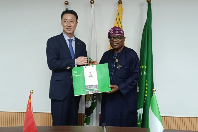 MINISTER OF STATE FOR FOREIGN AFFAIRS RECEIVES CHINESE AMBASSADOR.